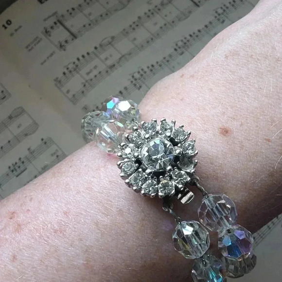 Elegant Crystal Beaded Necklace - Picture 10 of 14